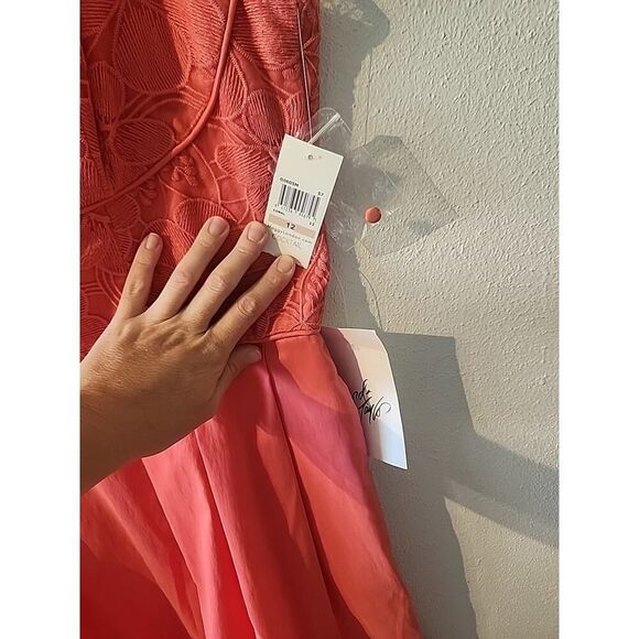 Women’s Maggie London Size 12 NWT Sleeveless Sheer Floral CocktailDress In Coral - Picture 5 of 7